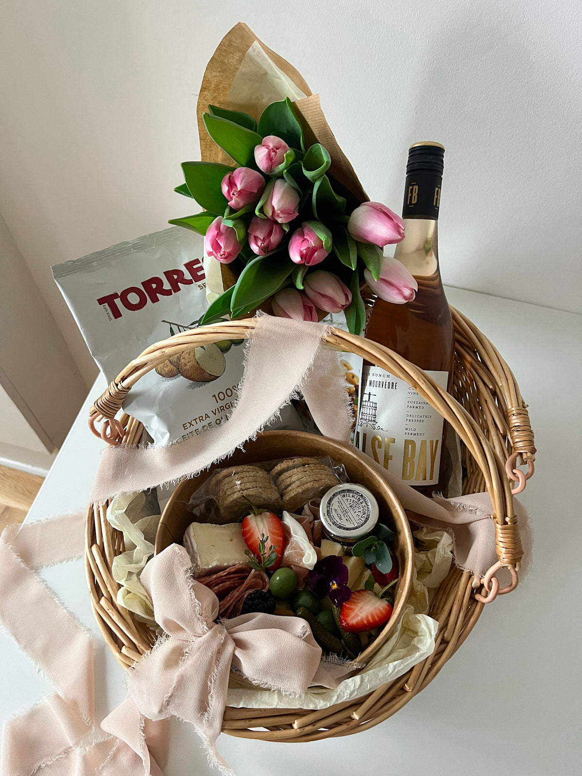 Mother&#39;s Day Large Hamper Basket